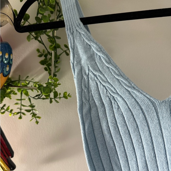 Blue knit tank - Picture 2 of 4